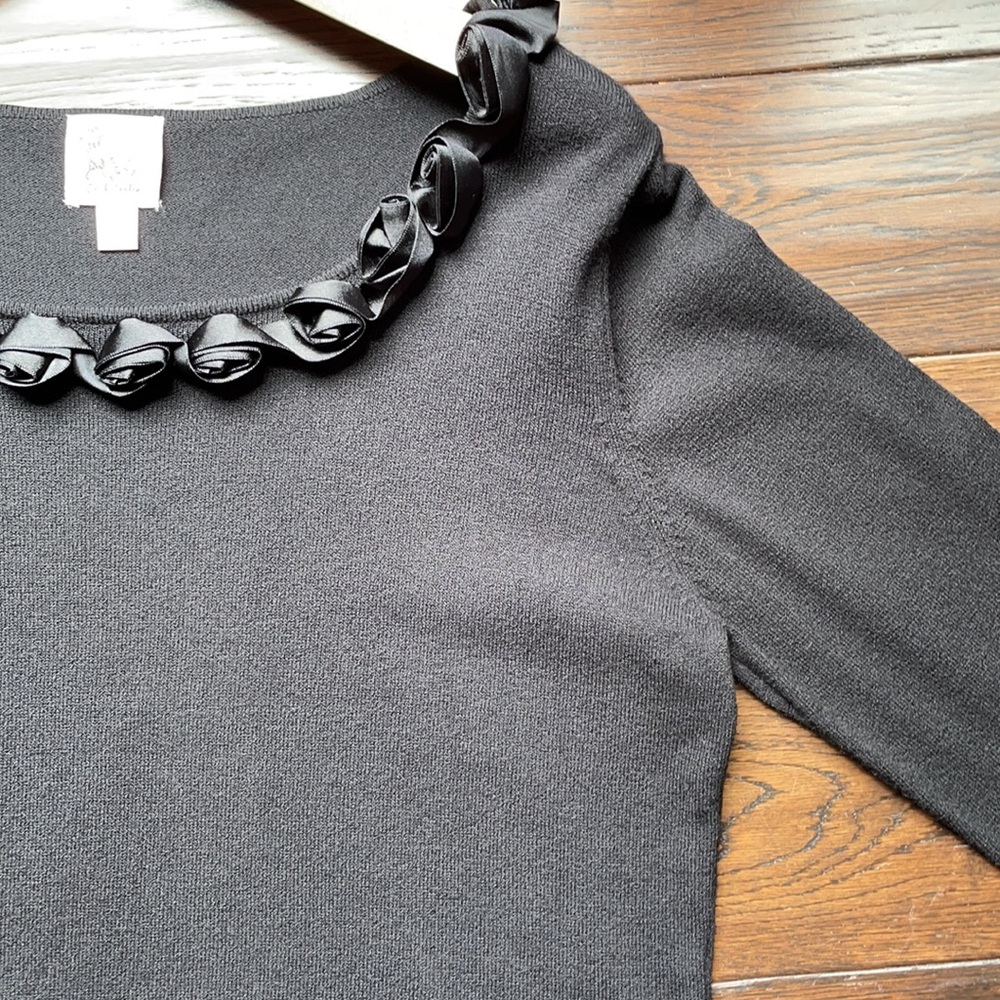 Pink Poodle black rose floral necklace lightweight - Picture 4 of 9